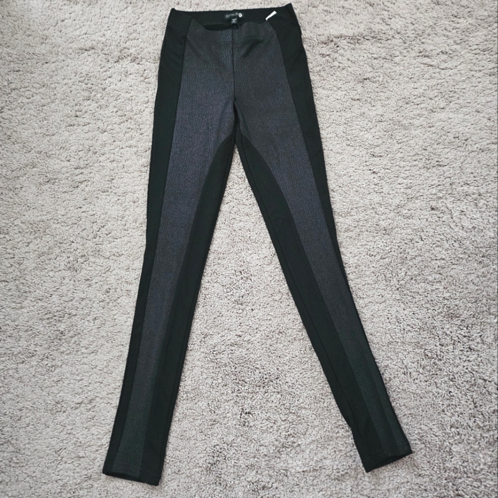 Black Leggings With Print